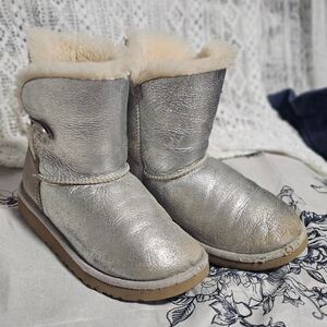 Ugg-Youth Silver and Grey Boots